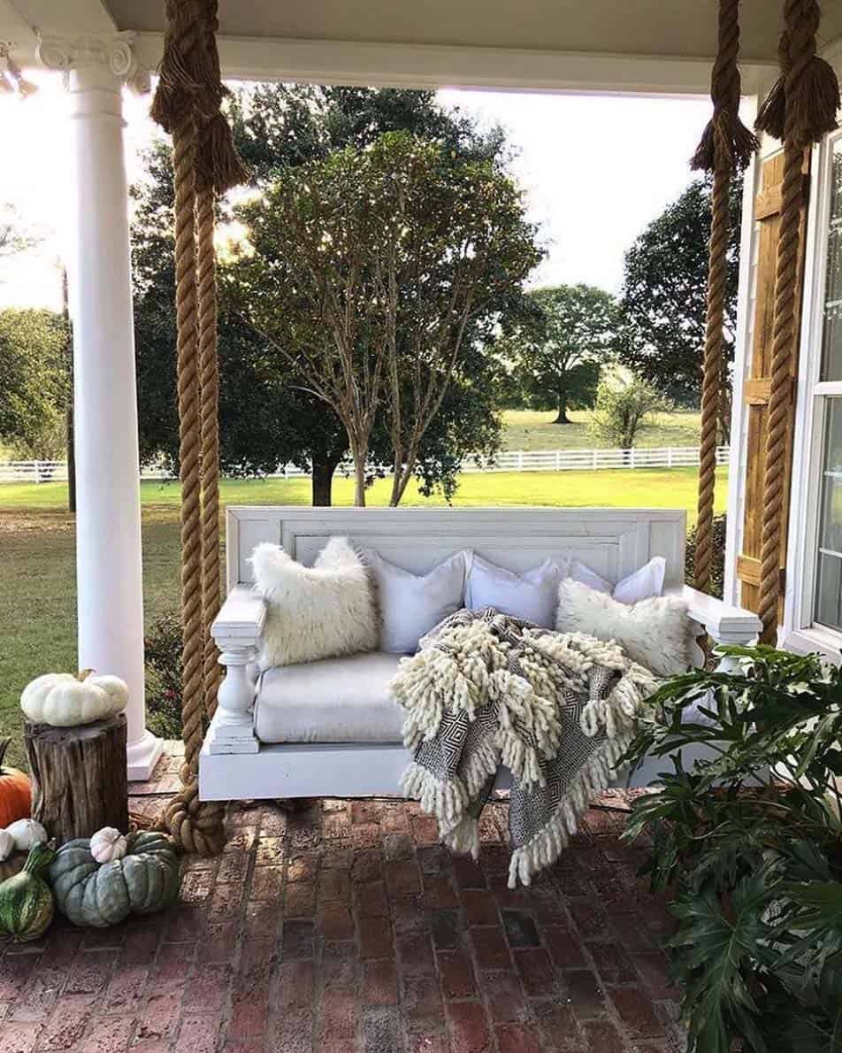 Fall-Inspired Outdoor Living Spaces-19-1 Kindesign