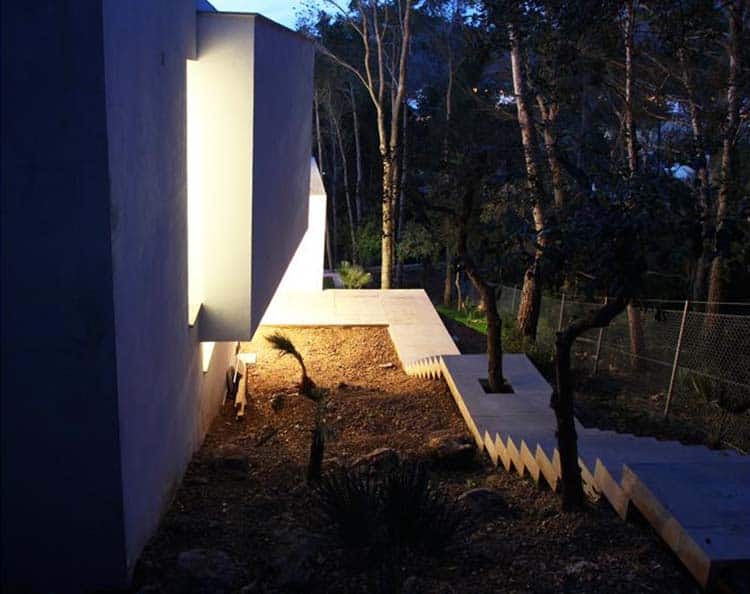 Sleek Modern Dwelling-Miquel Lacomba Architects-06-1 Kindesign