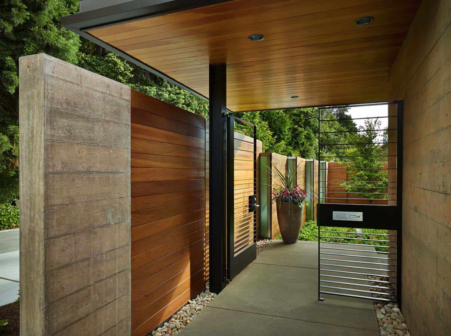 Contemporary Courtyard House-DeForest Architects-02-1 Kindesign