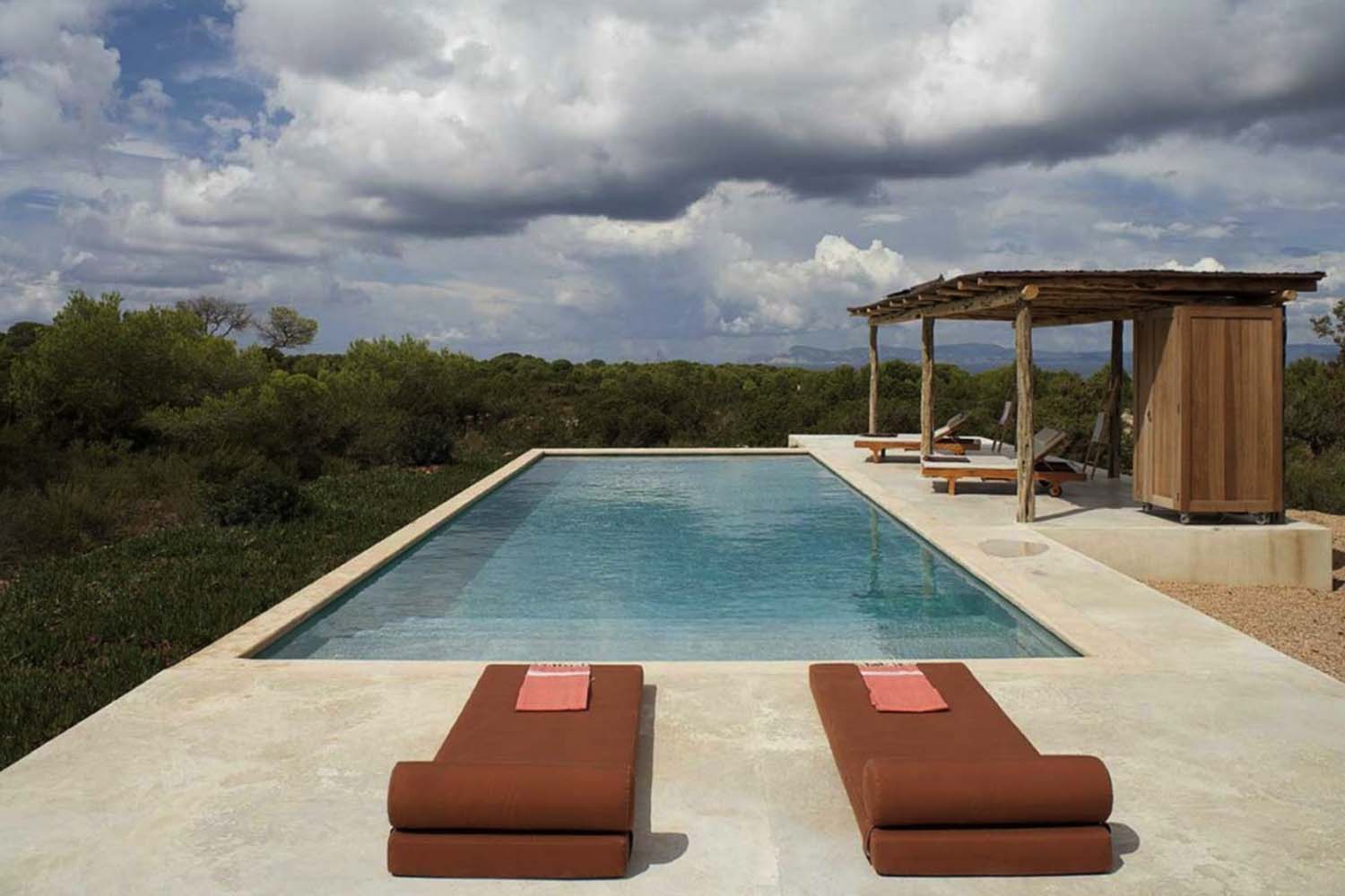 Luxury Seaside Villa Oasis-25-1 Kindesign
