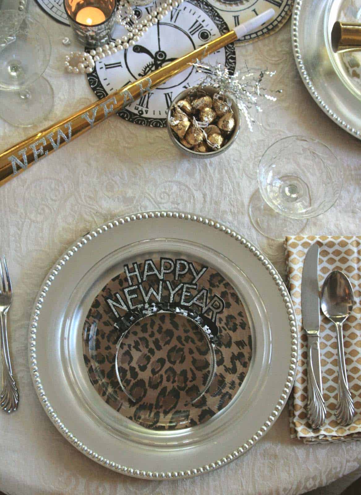Glamorous Party Table Settings For New Years Eve-12-1 Kindesign