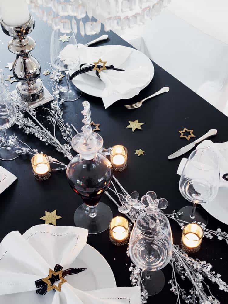 Glamorous Party Table Settings For New Years Eve-16-1 Kindesign