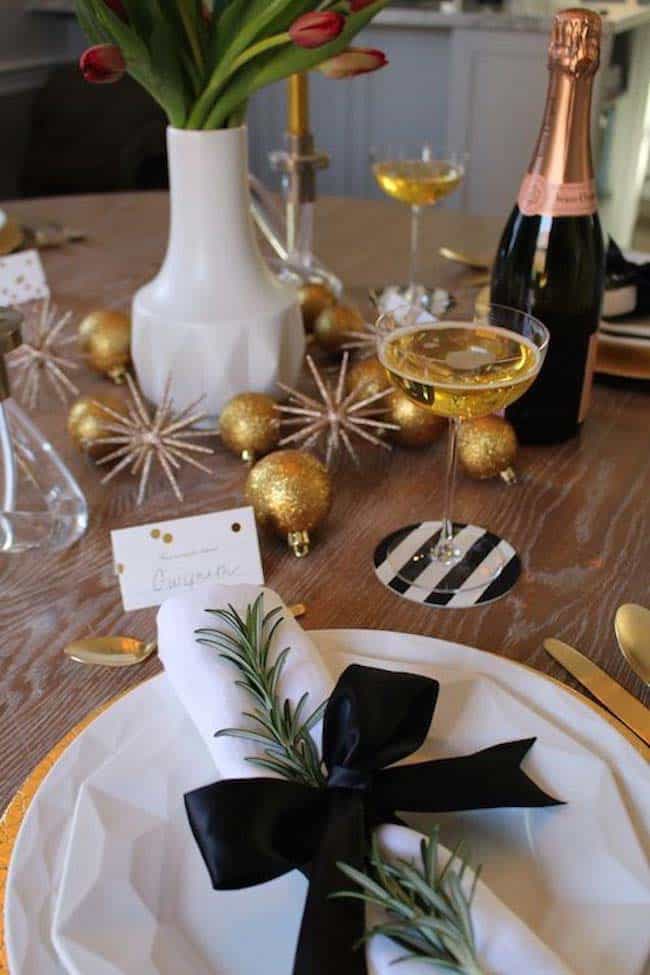 Glamorous Party Table Settings For New Years Eve-23-1 Kindesign