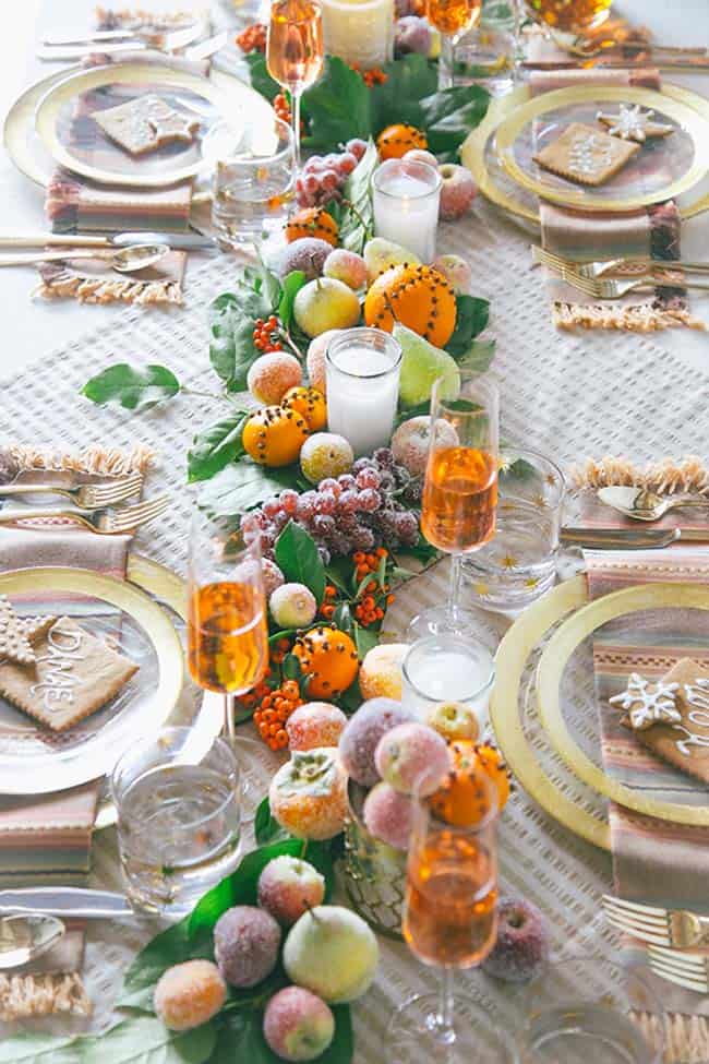 Inspiring Dining Table Christmas Decor Ideas-27-1 Kindesign
