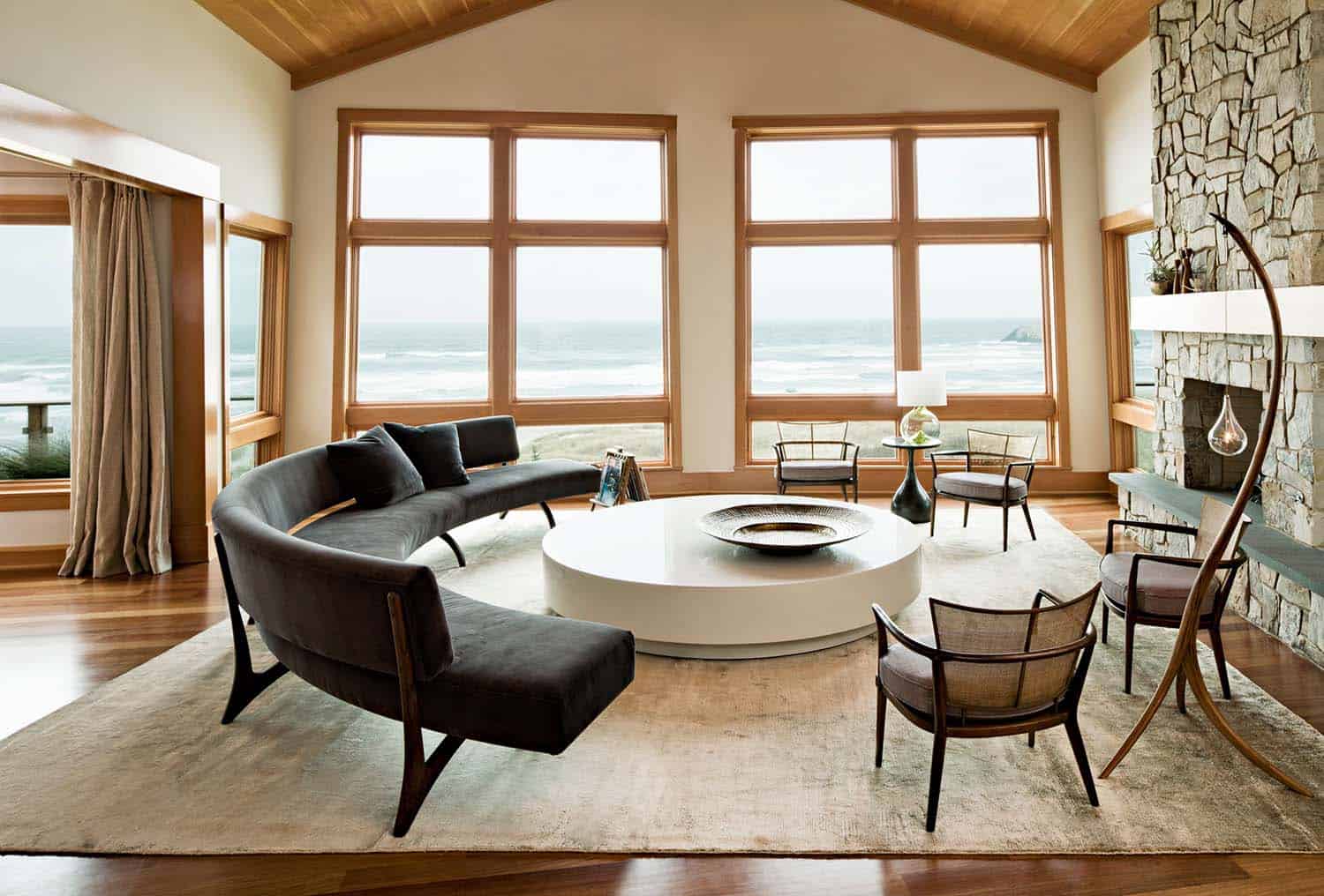 Coastal Home Design-Jessica Helgerson Interior Design-04-1 Kindesign