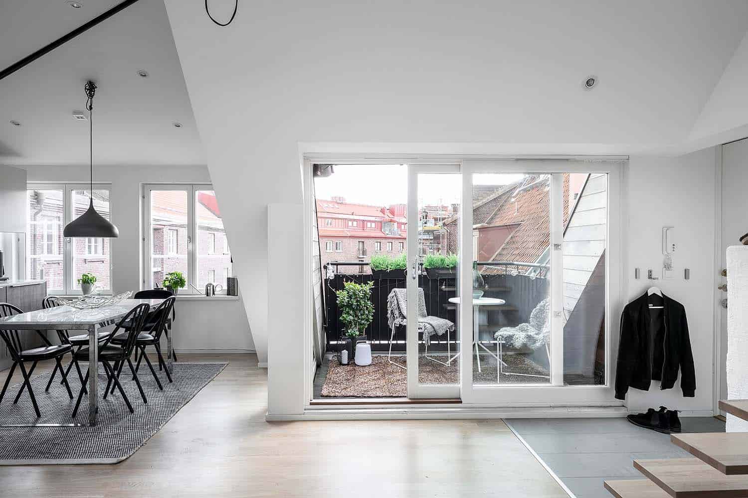 Swedish Loft Apartment-02-1 Kindesign