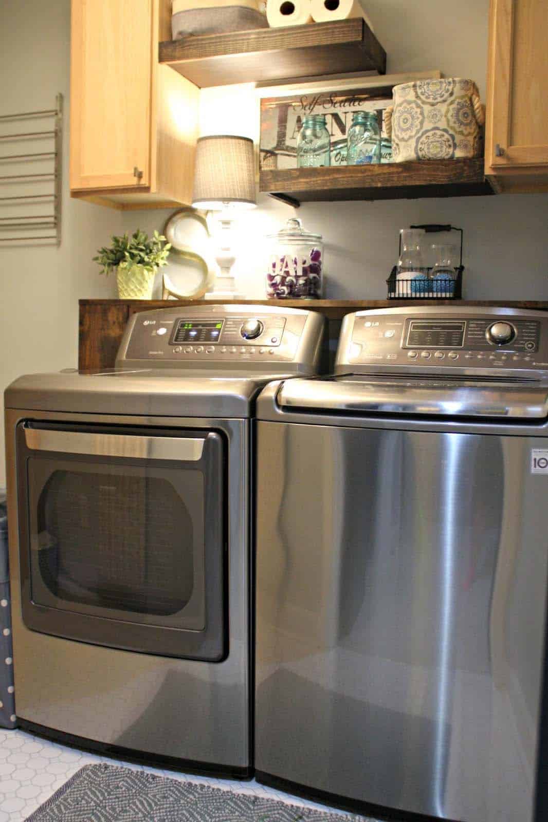 Functional-Stylish Small Laundry Rooms-17-1 Kindesign