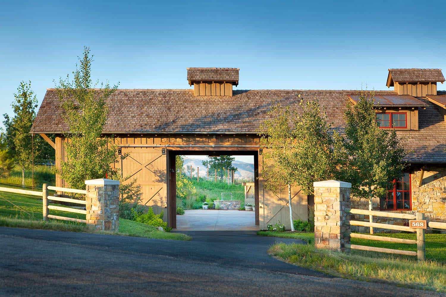 Rustic Rural Farmhouse-Locati Architects-05-1 Kindesign