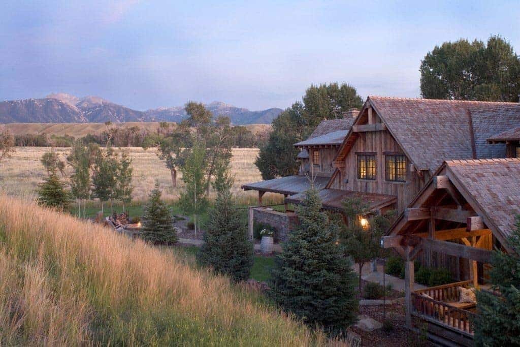 ranch-rustic-exterior