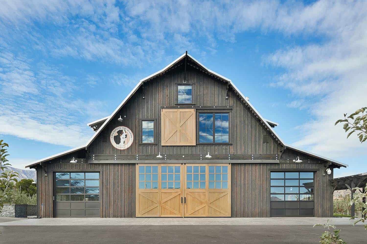 barn-house-exterior