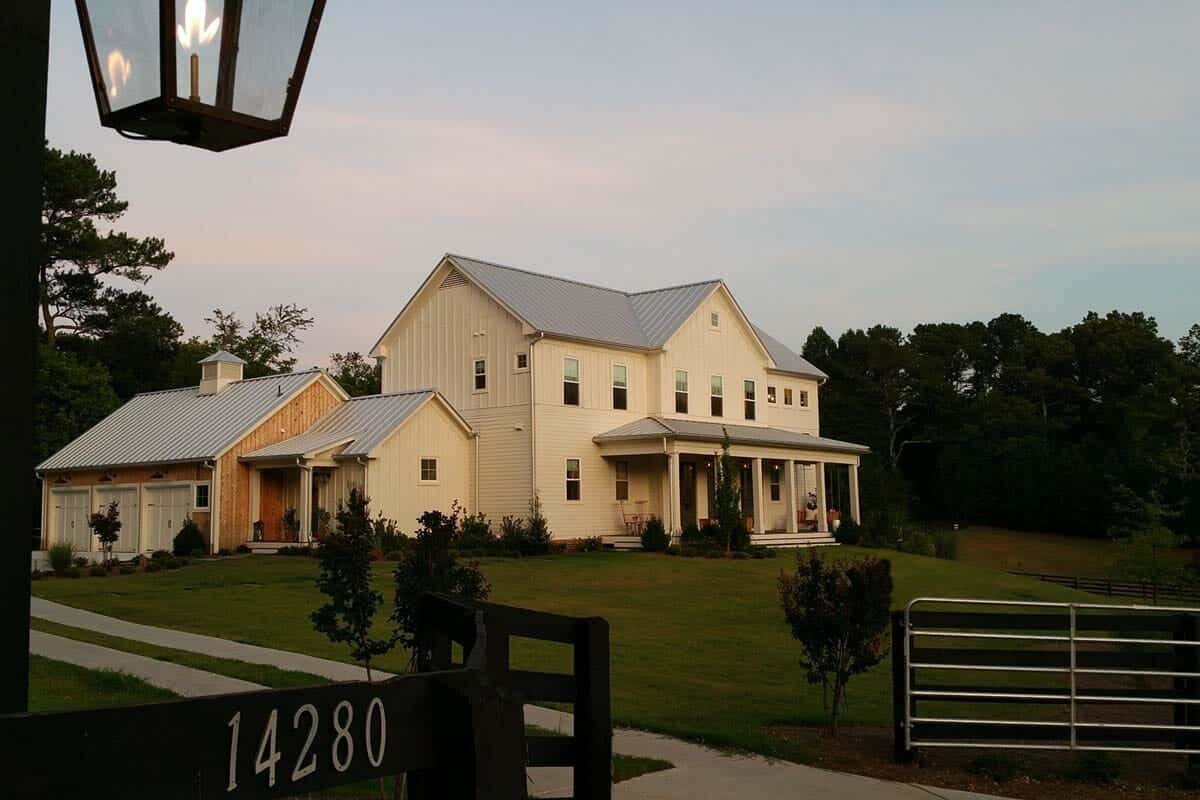 farmhouse-exterior
