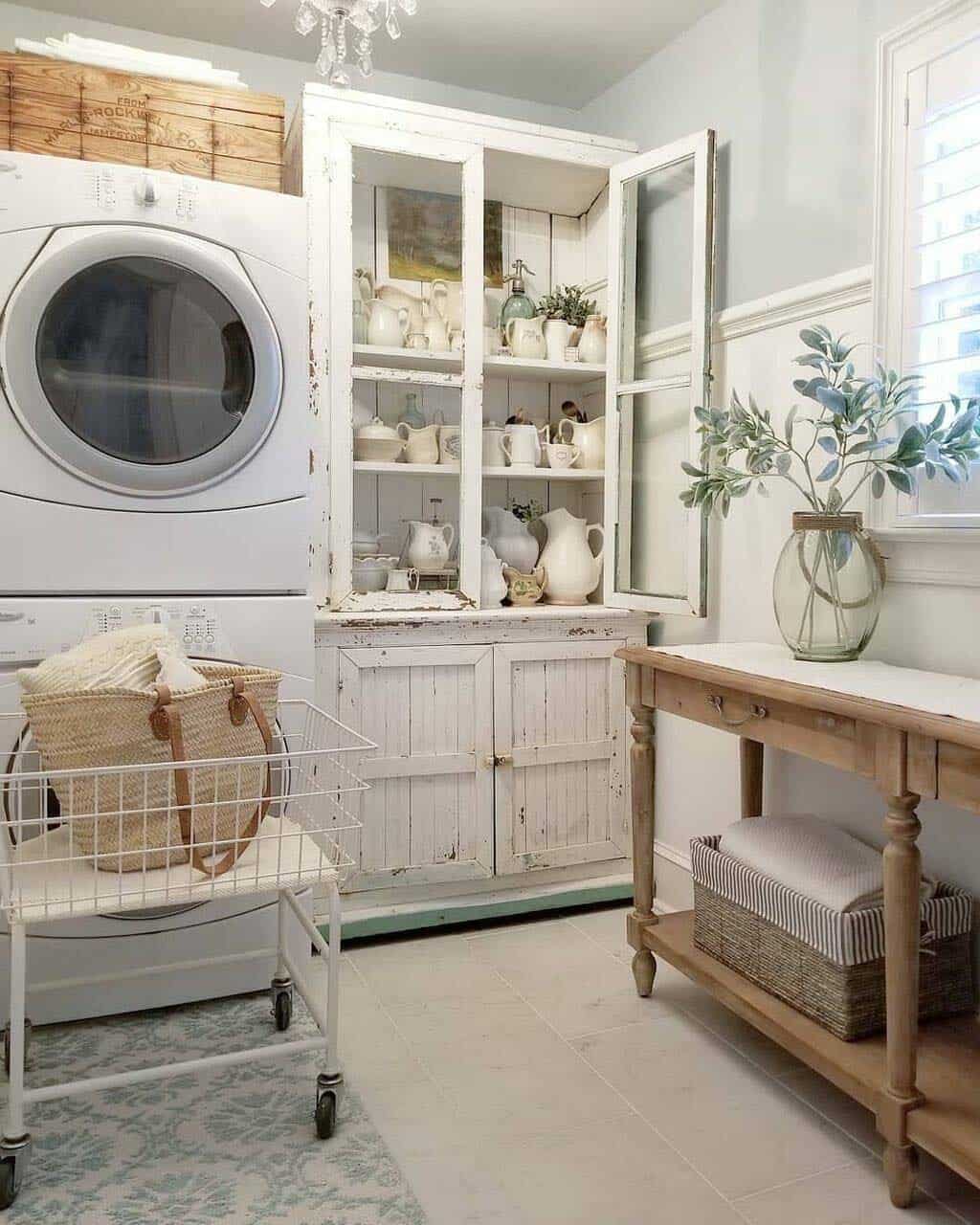 farmhouse-style-laundry-room