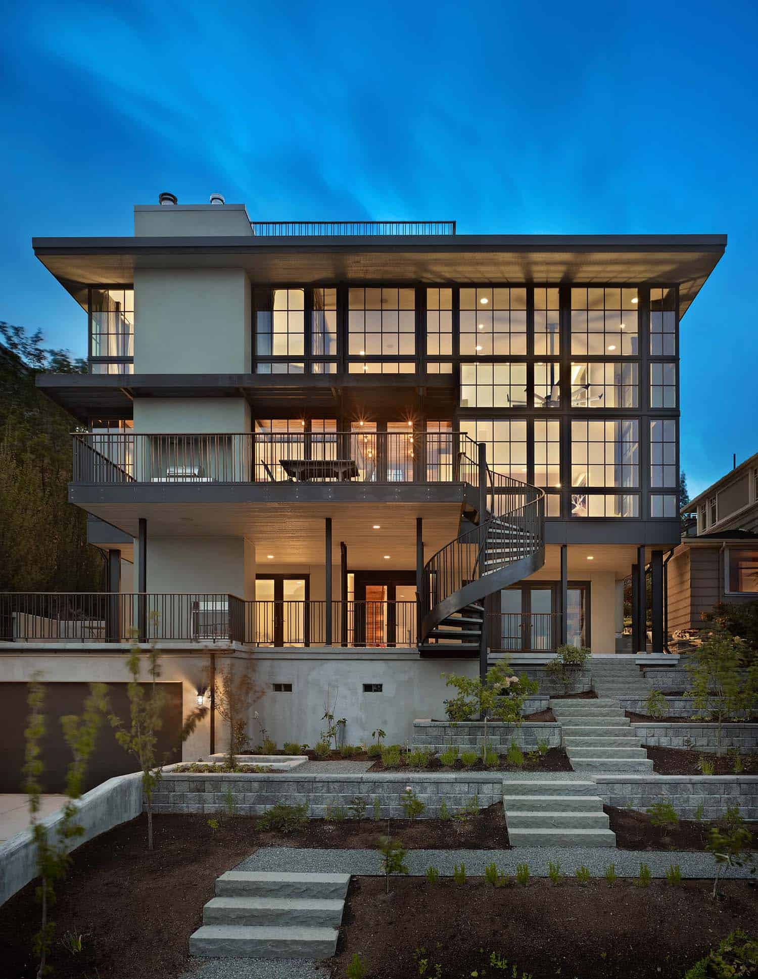 This beautiful industrial fashionable refuge has breathtaking Seattle skyline views