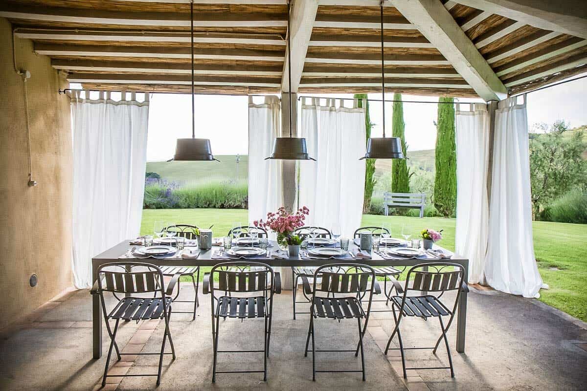 outdoor-dining-room