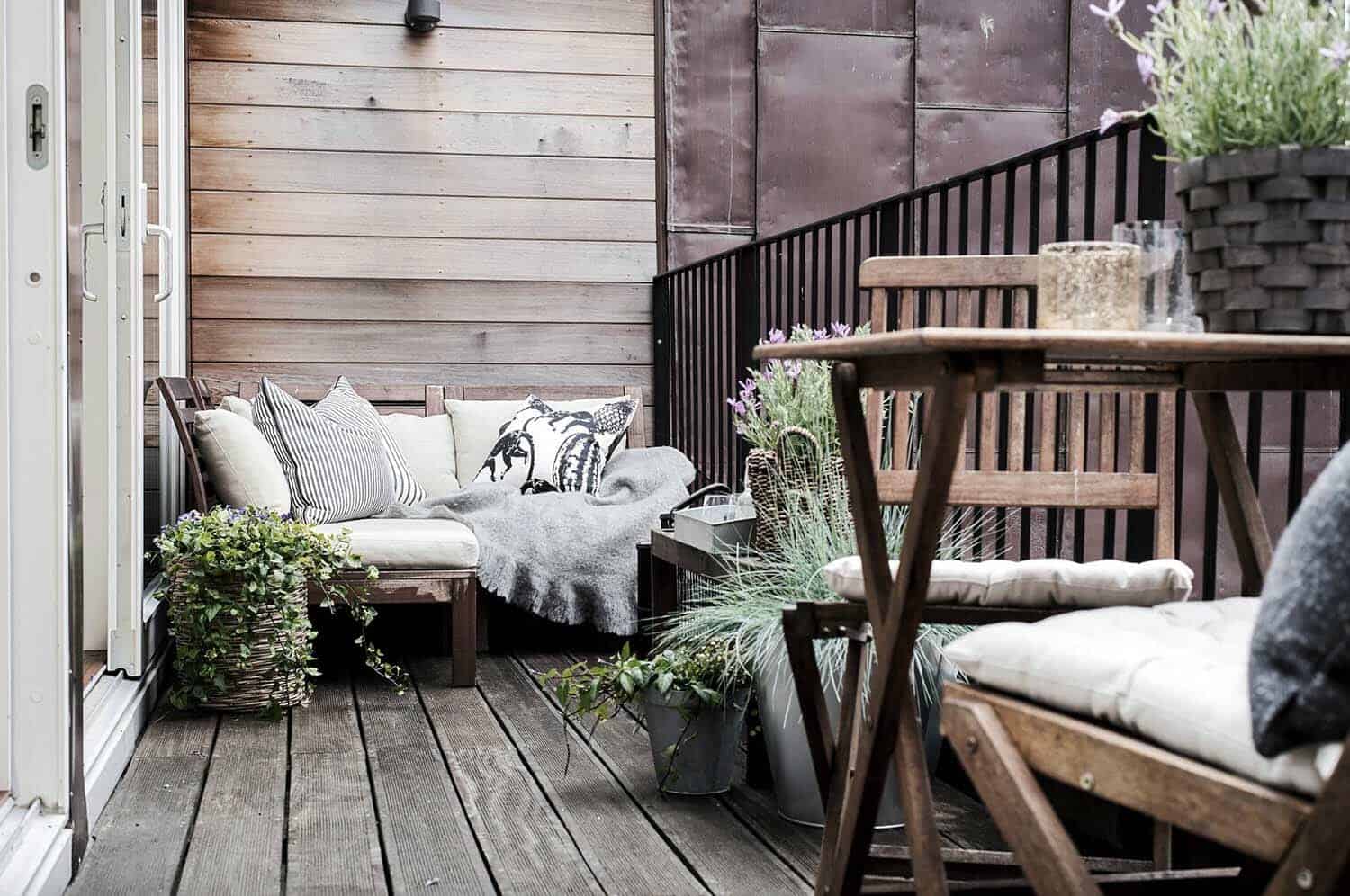 33 Incredibly Inspiring Scandinavian Style Outdoor Balcony Ideas