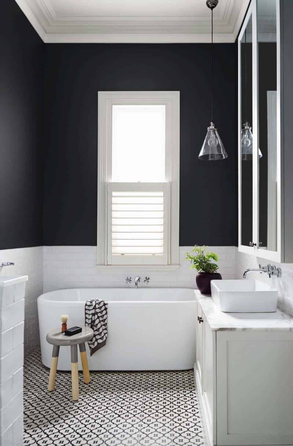 black-white-bathroom
