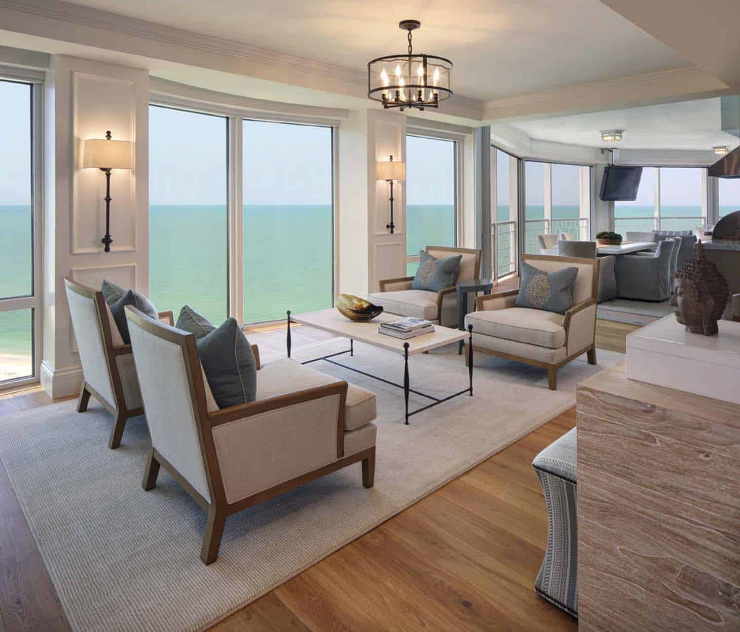 Beach style condo boasts magnificent views of the Gulf of Mexico