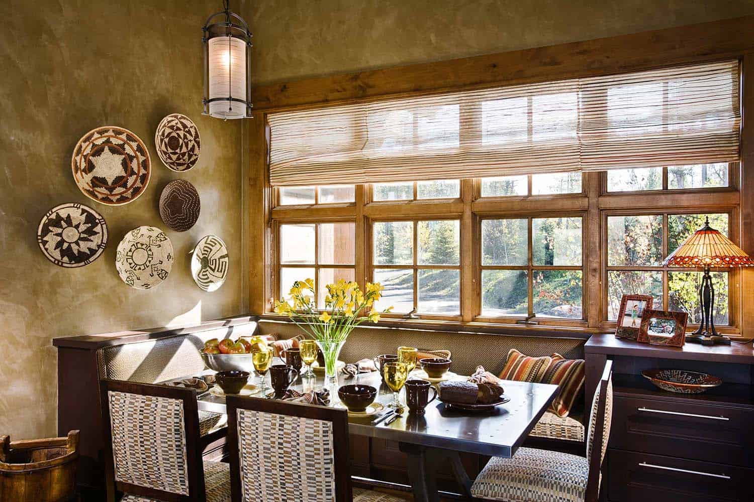residence-rustic-dining-room