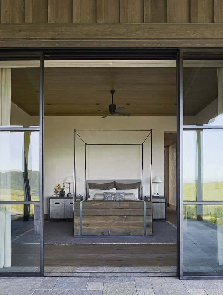 ranch-house-bedroom