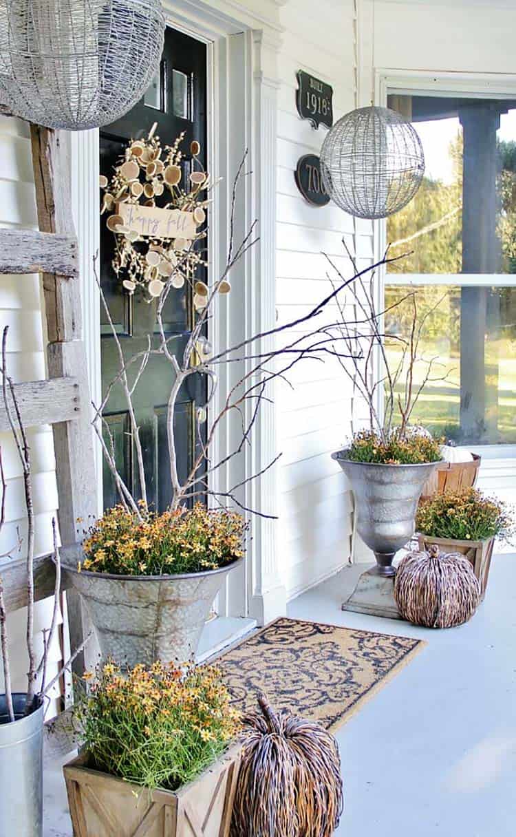 fall-decorated-front-door