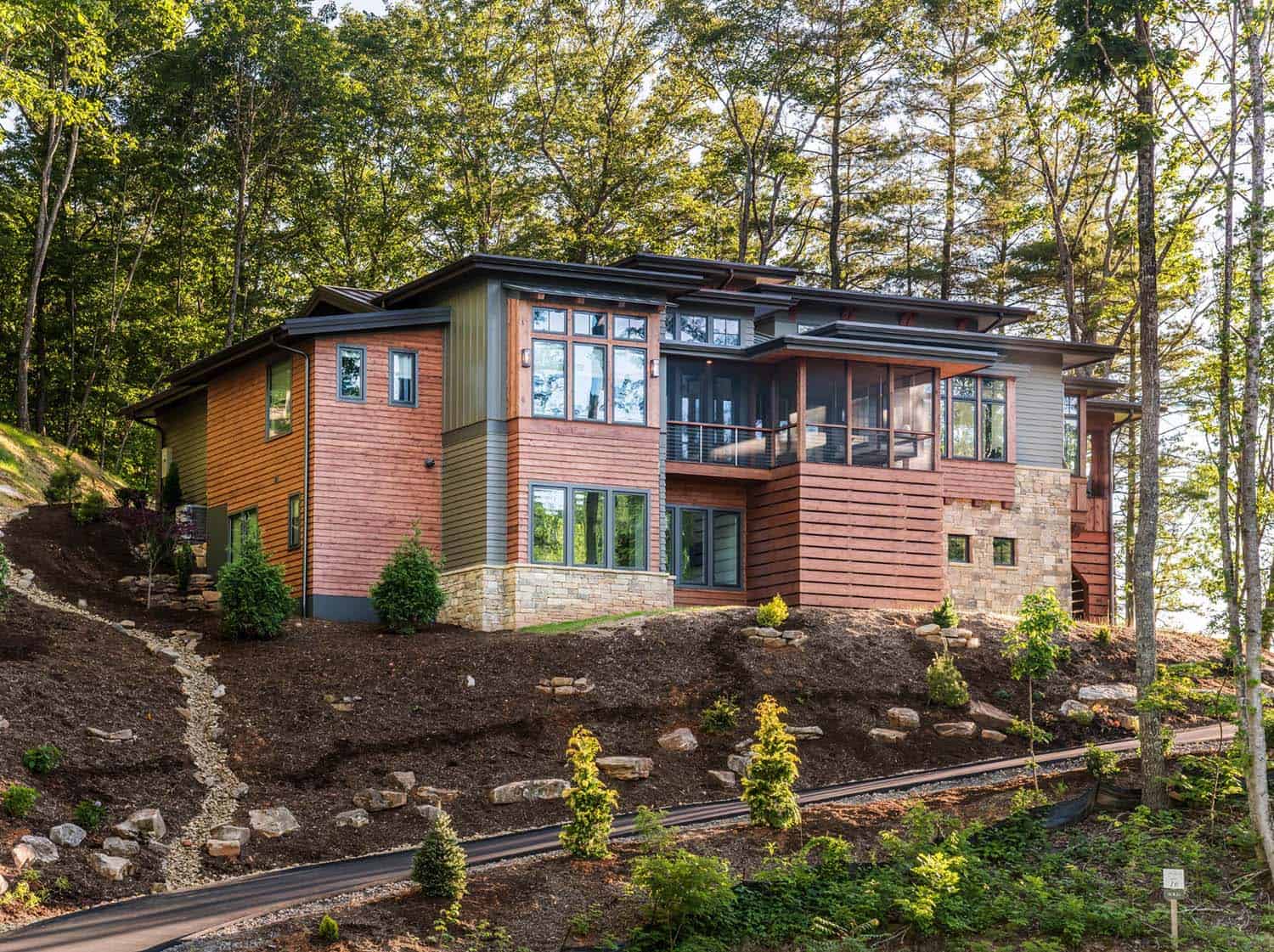 mountain-home-rustic-exterior