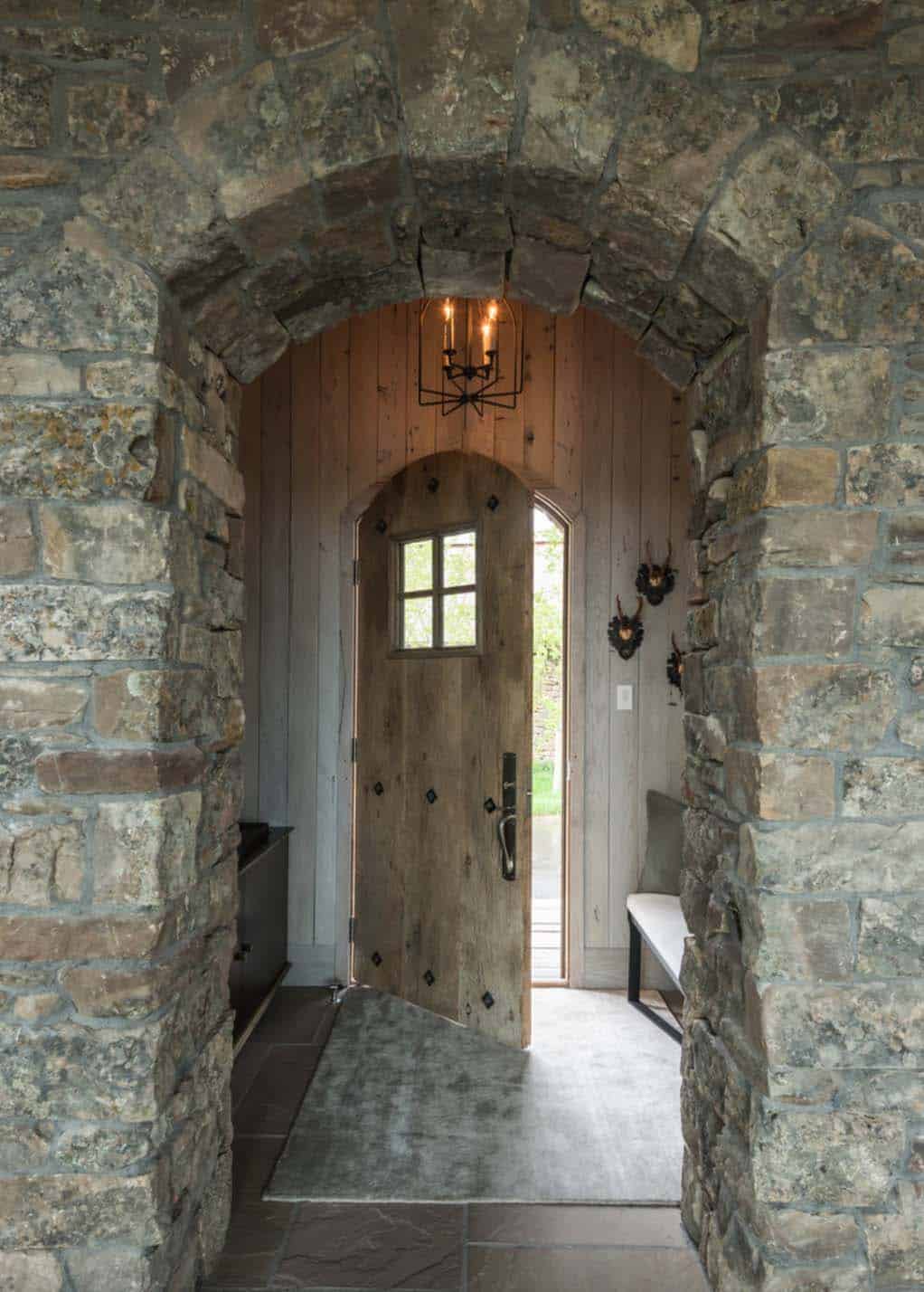 house-rustic-entryway