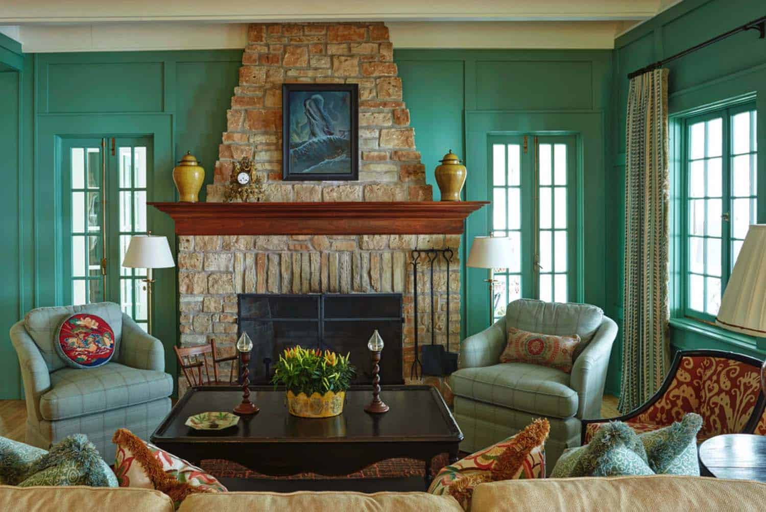 traditional-style-living-room