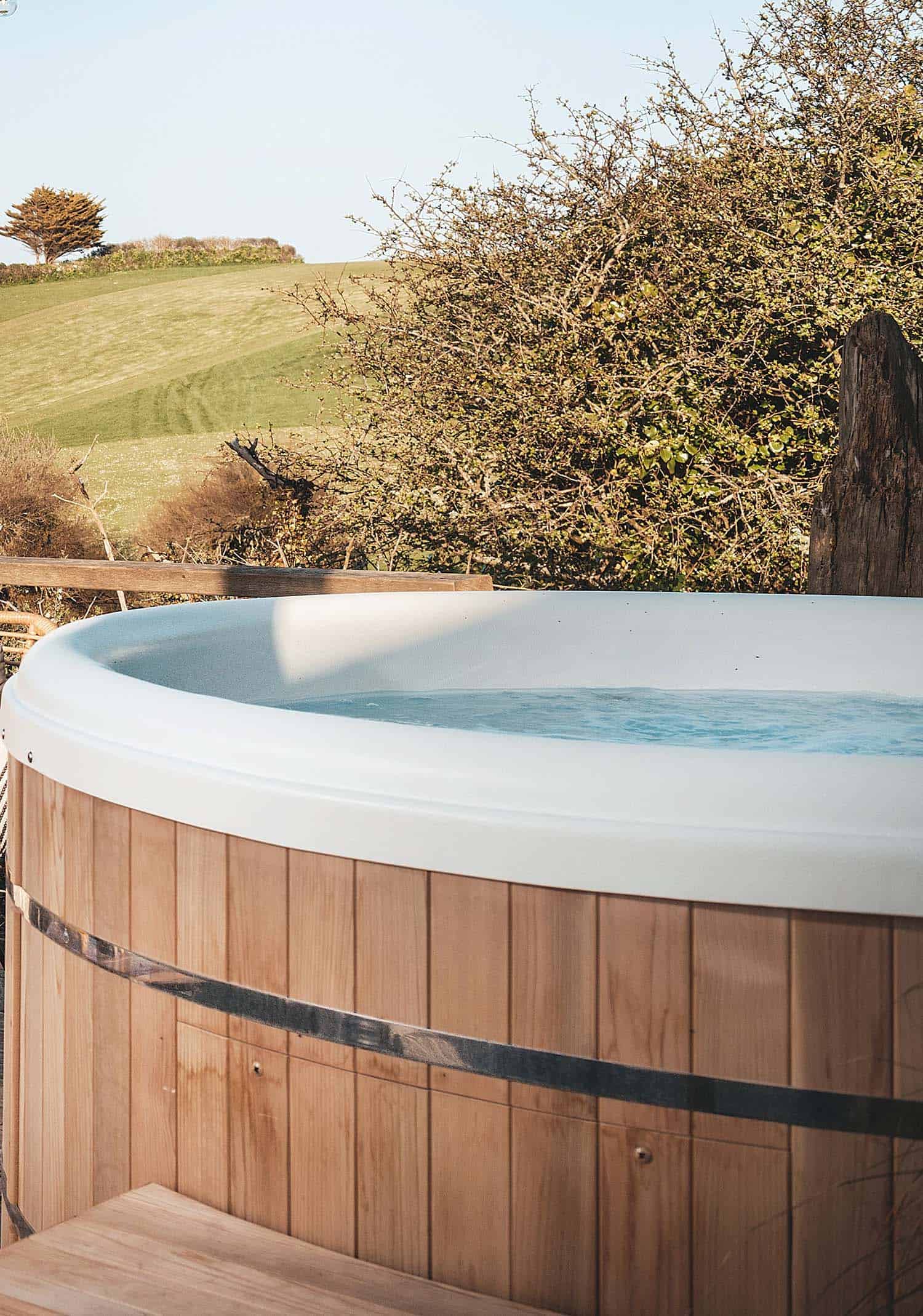 outdoor-hot-tub
