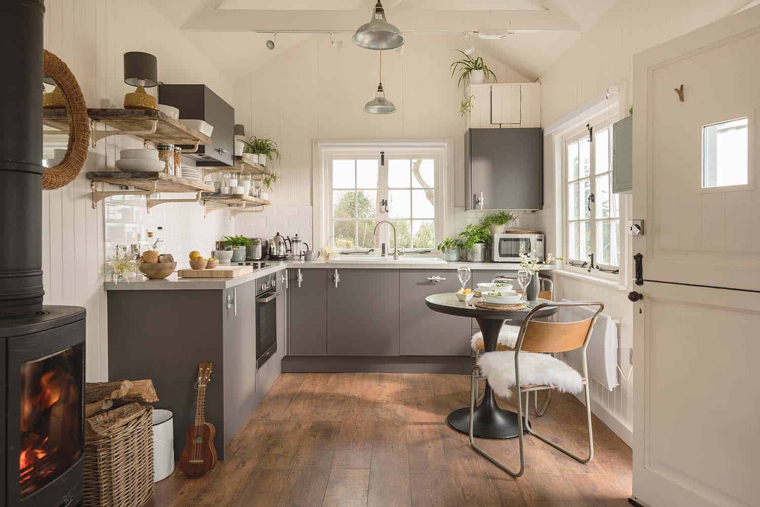 cottage-style-kitchen