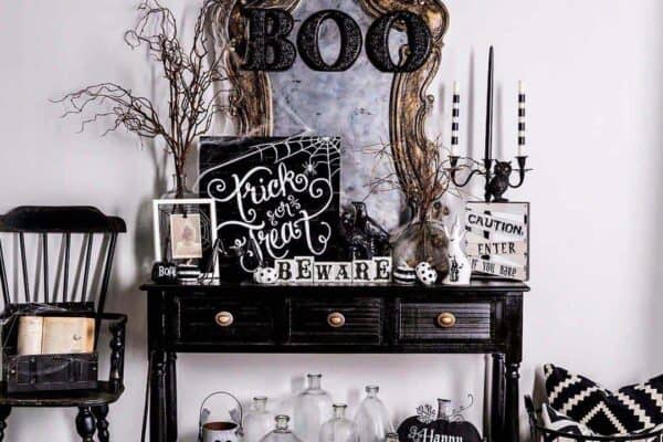 featured posts image for 25 Ideas To Style Your Console Table With Spooky Halloween Decorations