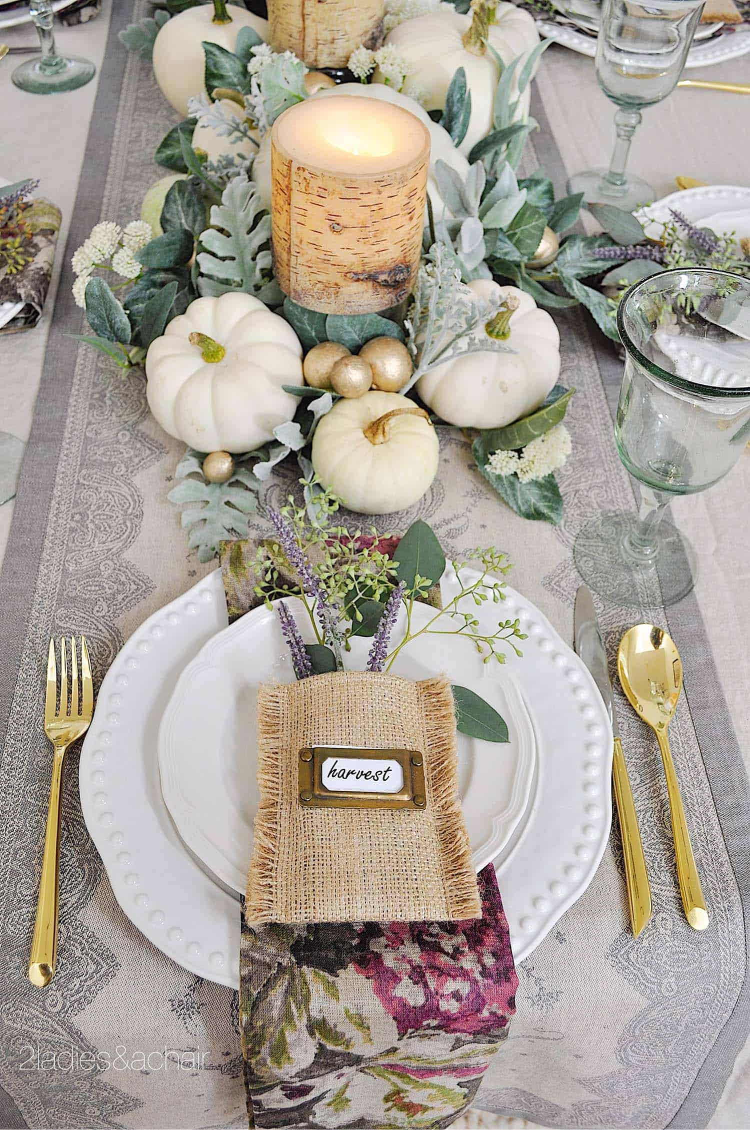 25 Warm And Welcoming Fall Table Decorating Ideas