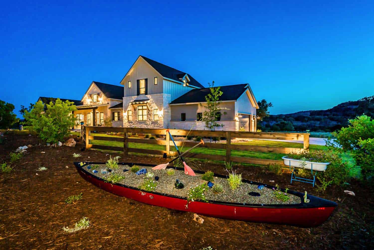 farmhouse-style-home-exterior