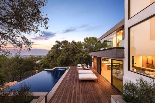 Luxury contemporary home in California offers breathtaking valley views