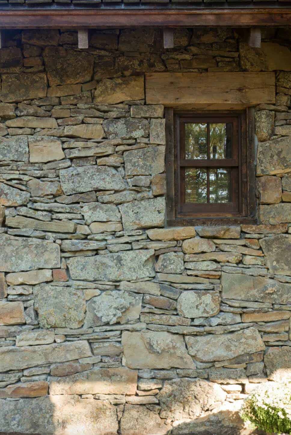 rustic-mountain-home-exterior