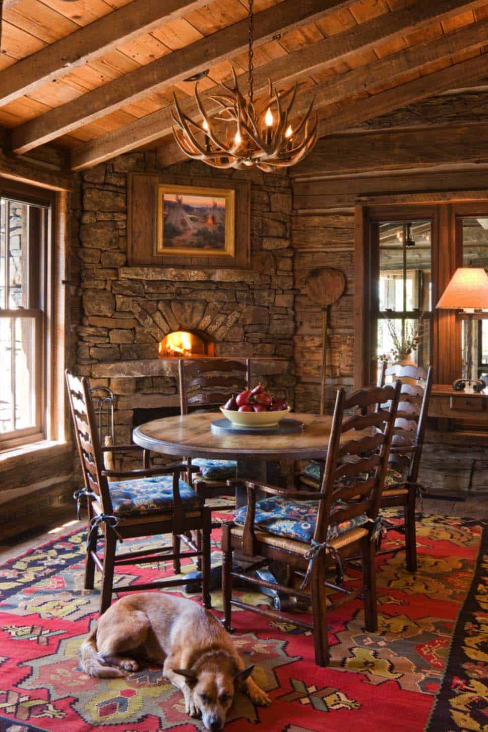rustic-mountain-home-dining-room