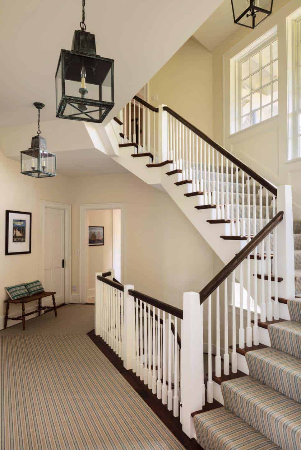 shingle-style-home-beach-style-staircase