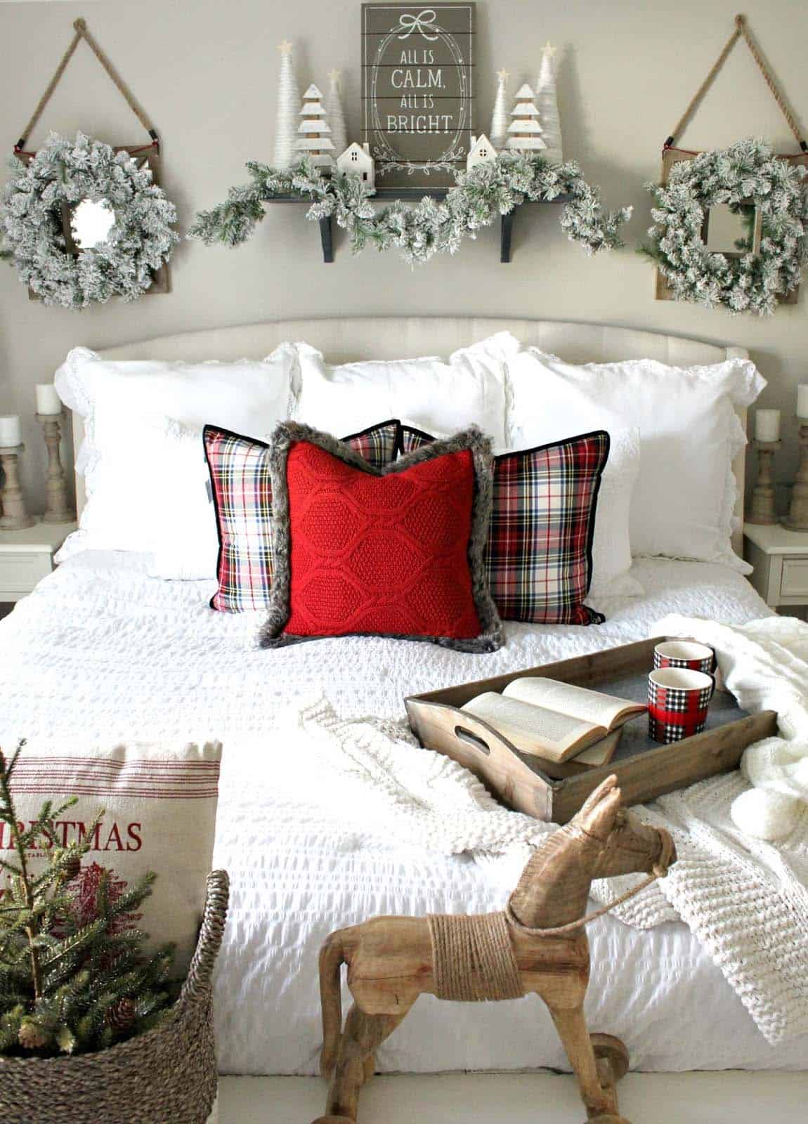 farmhouse-inspired-christmas-decorated-cozy-bedroom