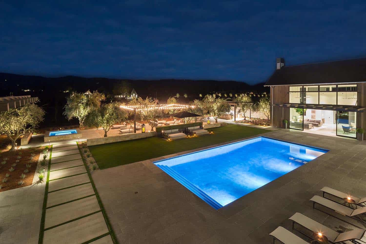 contemporary-pool