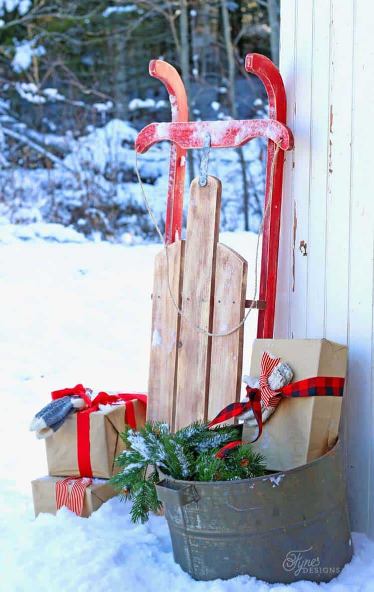 outdoor-christmas-decorations-diy-vintage-sled