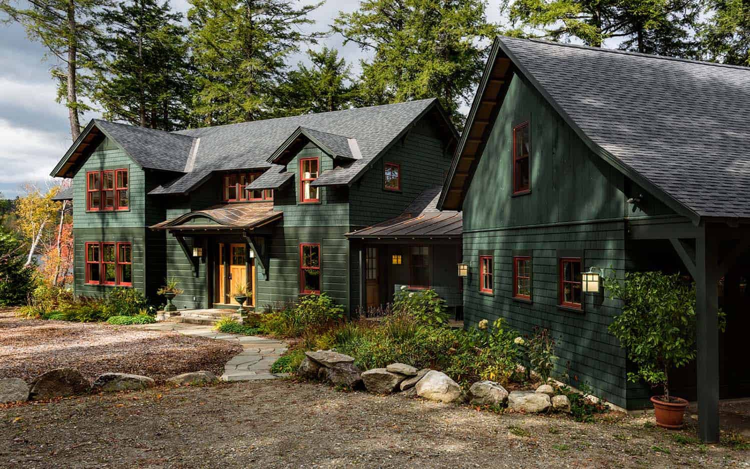 lake-house-retreat-traditional-exterior