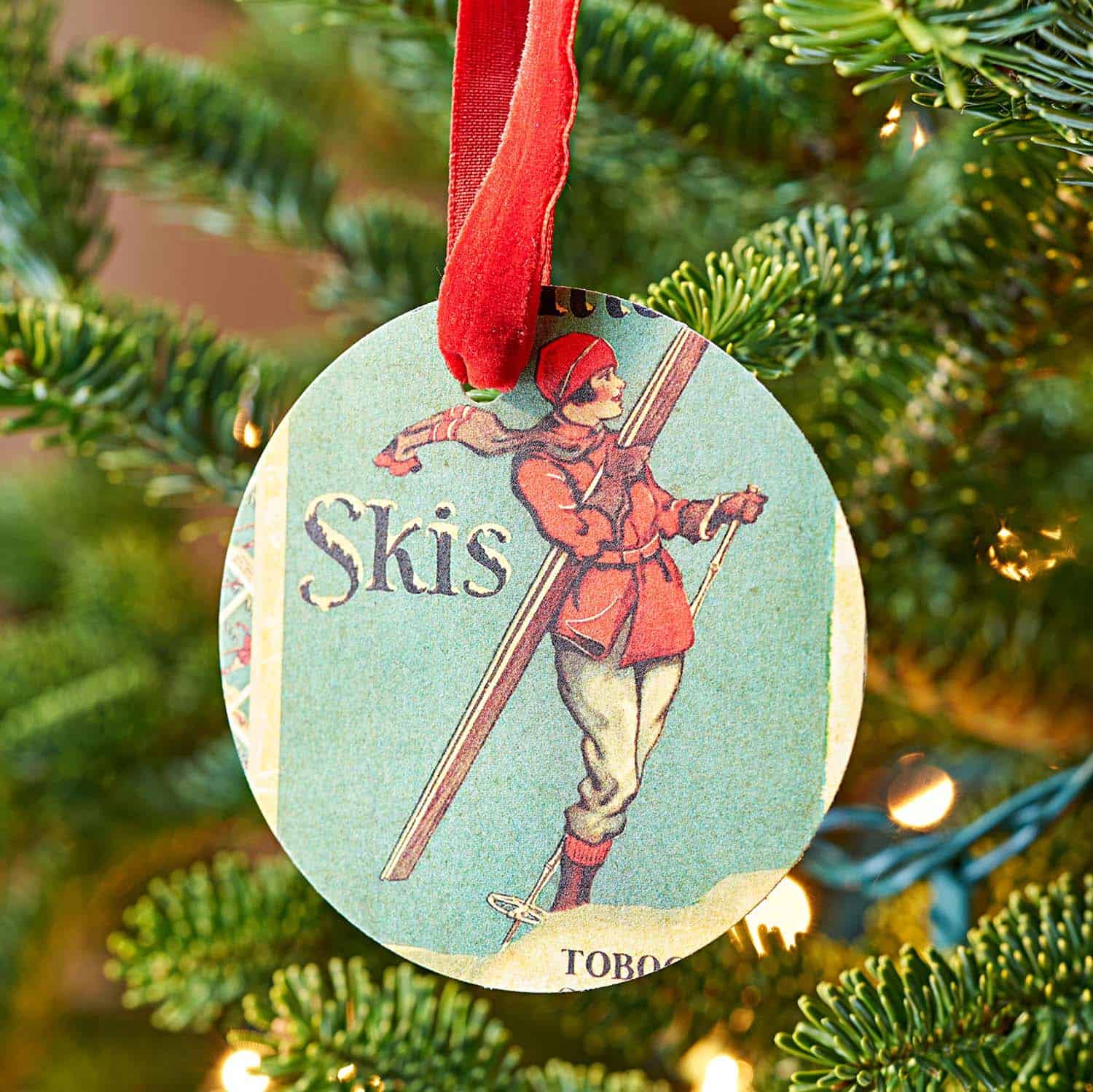 a-frame-cabin-ski-getaway-christmas-tree-ornament