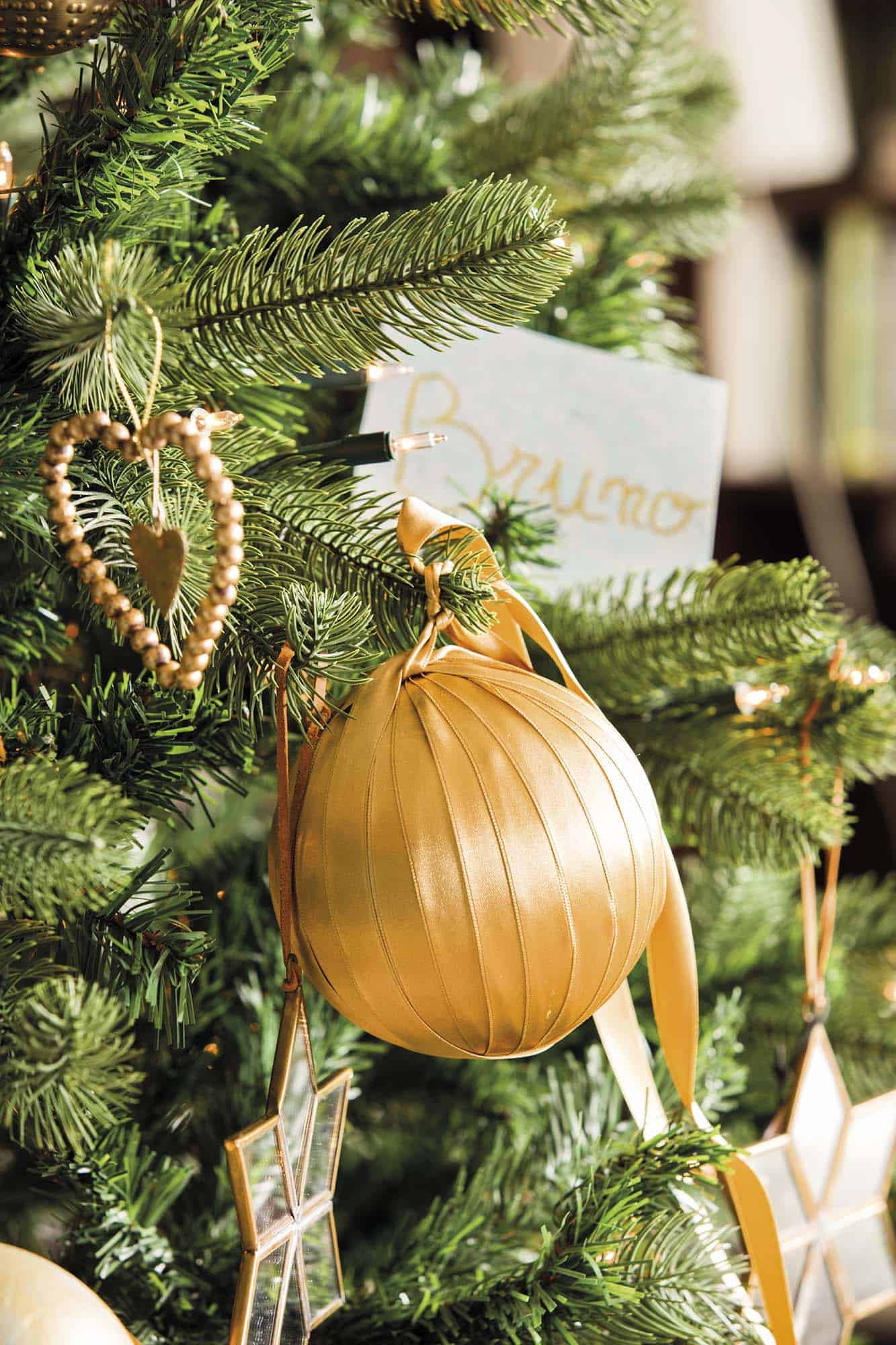 christmas-tree-ornament