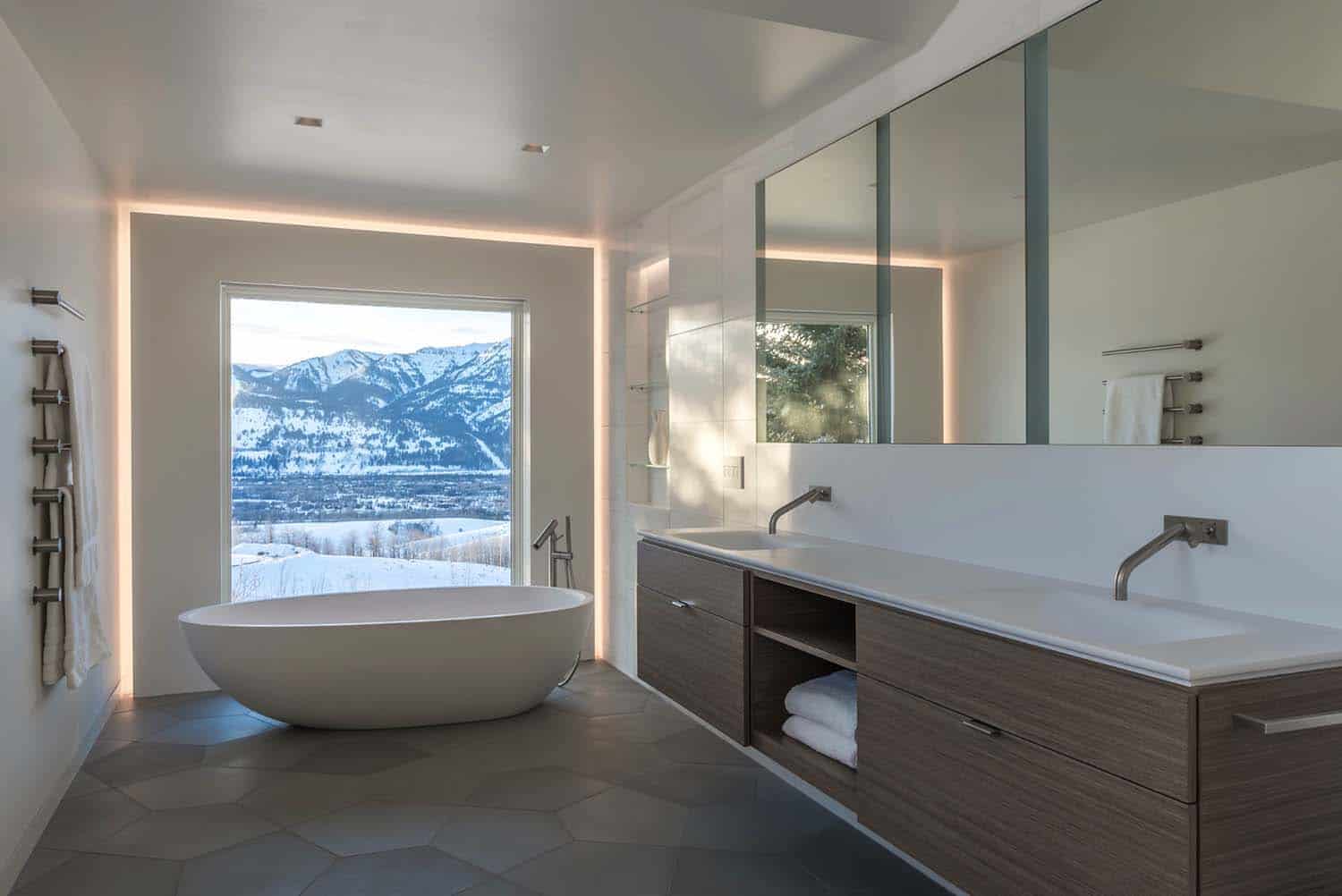 contemporary-mountain-home-bathroom