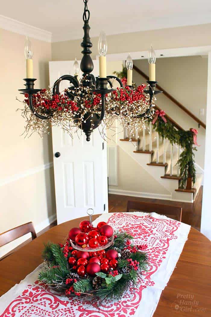38 Gorgeous Christmas Decorated Chandeliers For Holiday Sparkle