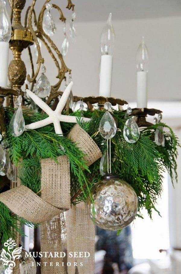 christmas-decorated-chandelier