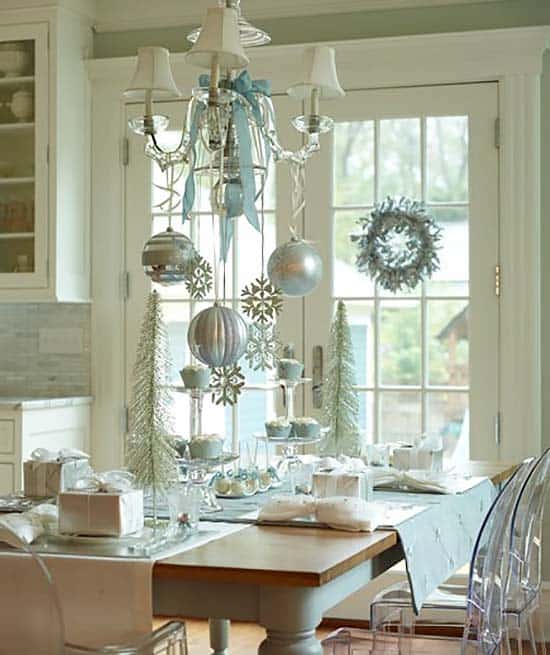christmas-decorated-chandelier