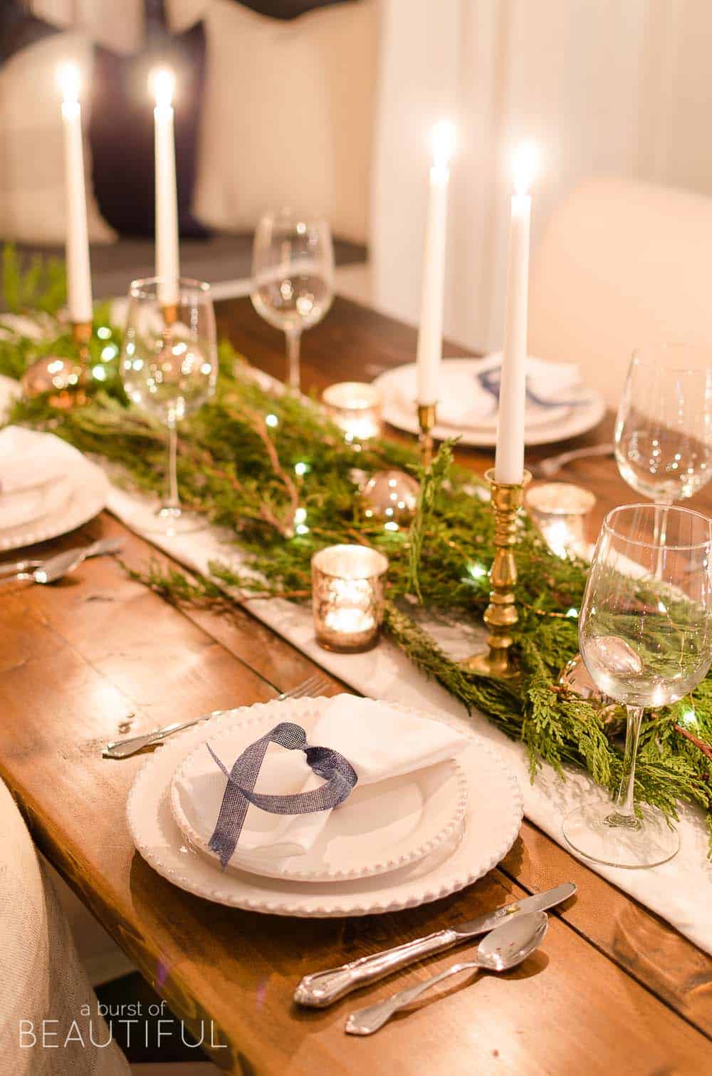 25 Absolutely Gorgeous Centerpiece Ideas For Your Christmas Table