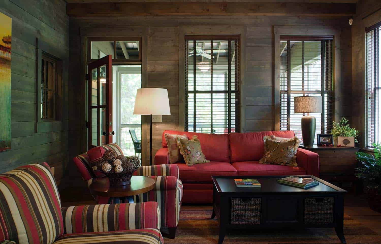 cottage-rustic-family-room