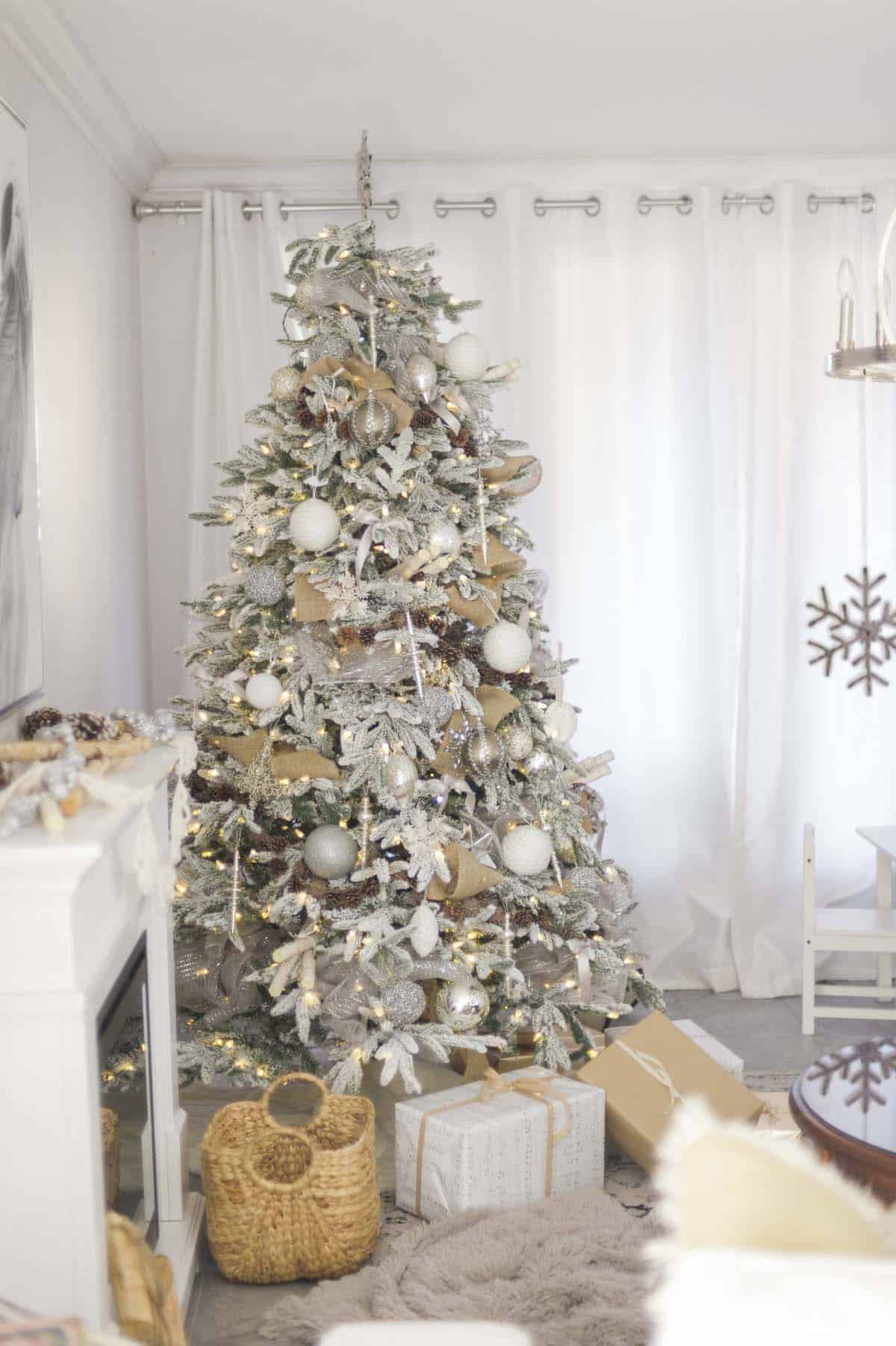 festive-christmas-tree