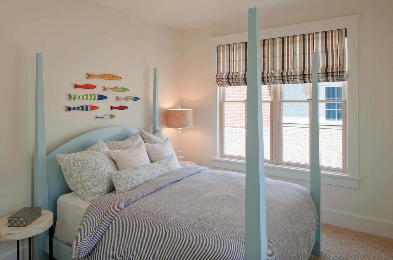 beach-style-cottage-bedroom